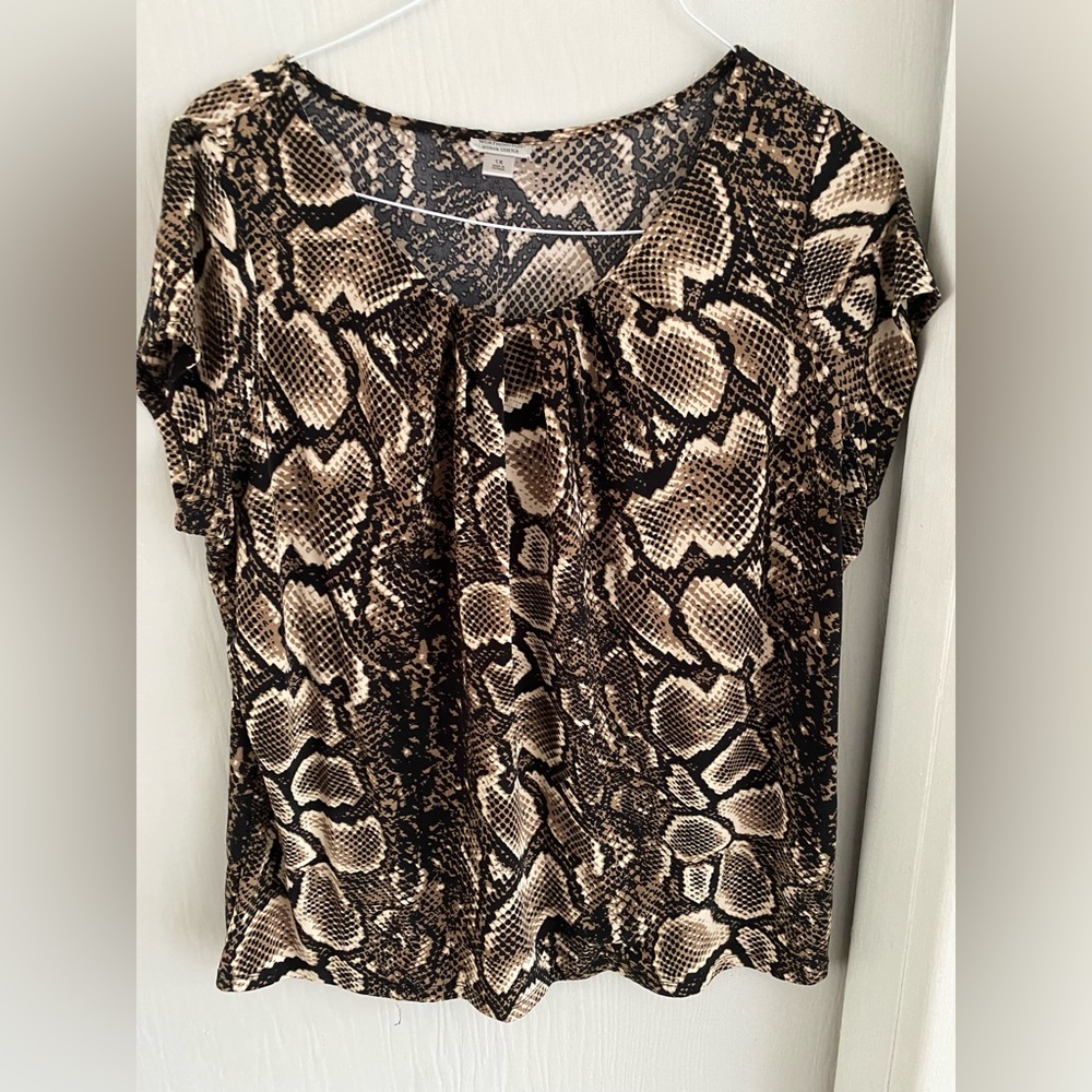 Women’s Worthington brown, black and cream stretch blouse 1X